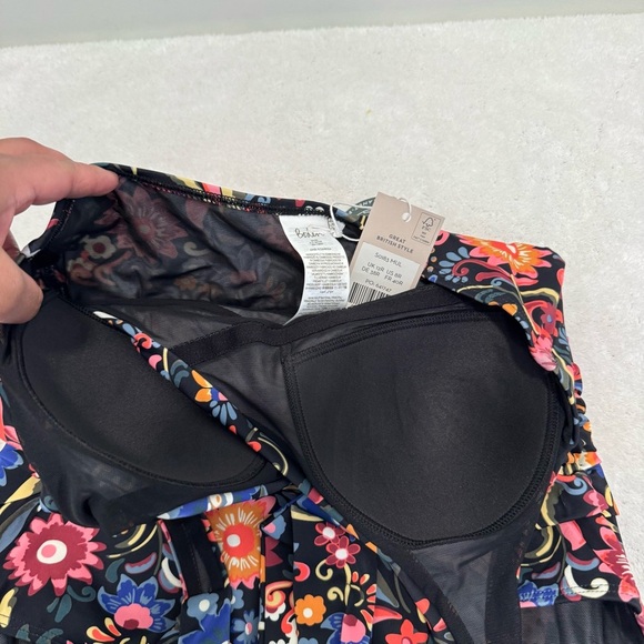 Boden Levanzo Ruched Halter Swimsuit size 8R - Picture 5 of 9